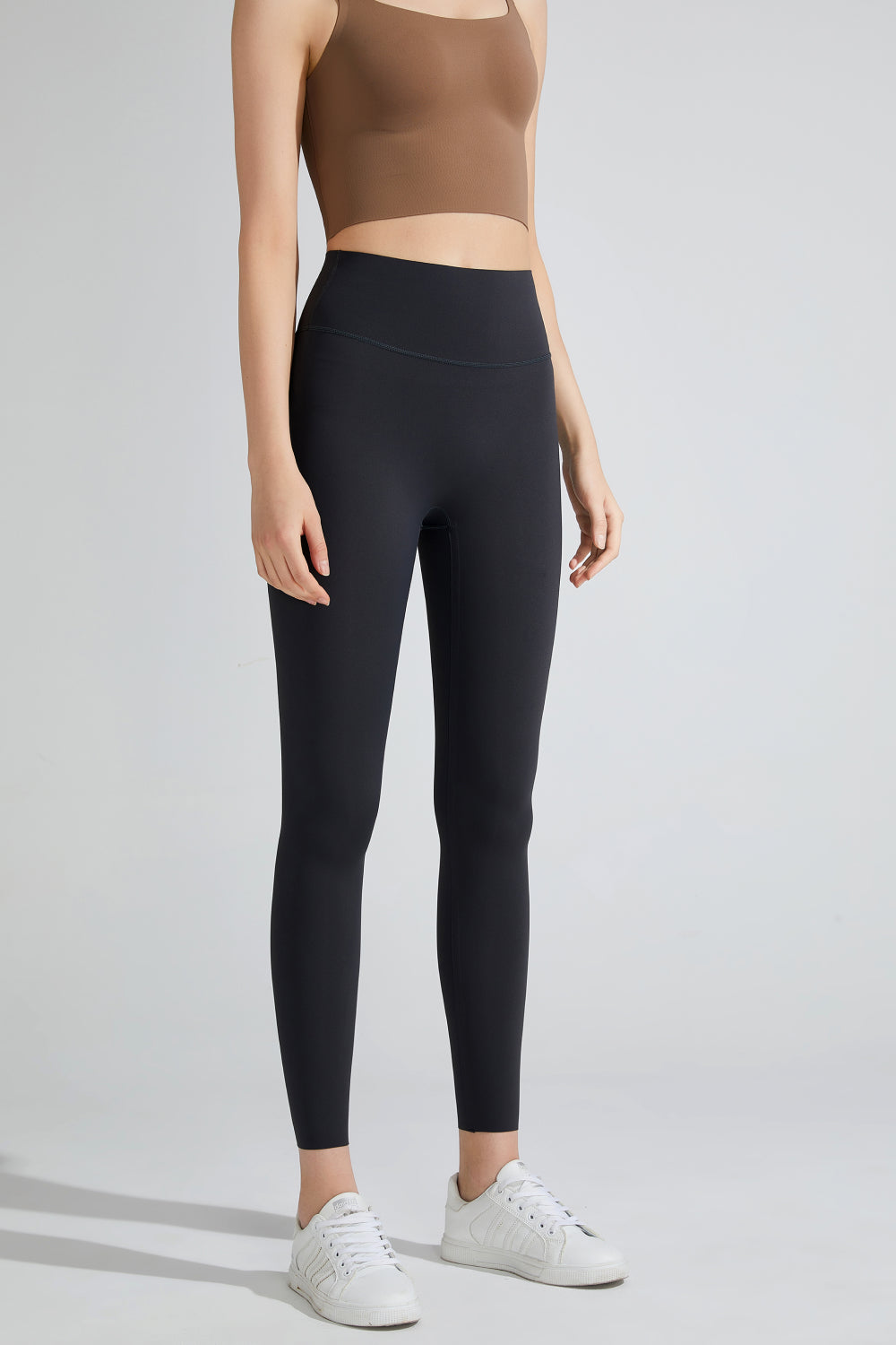 SEAMLESS Mid-Waisted Ultra Soft Active Leggings With Pockets