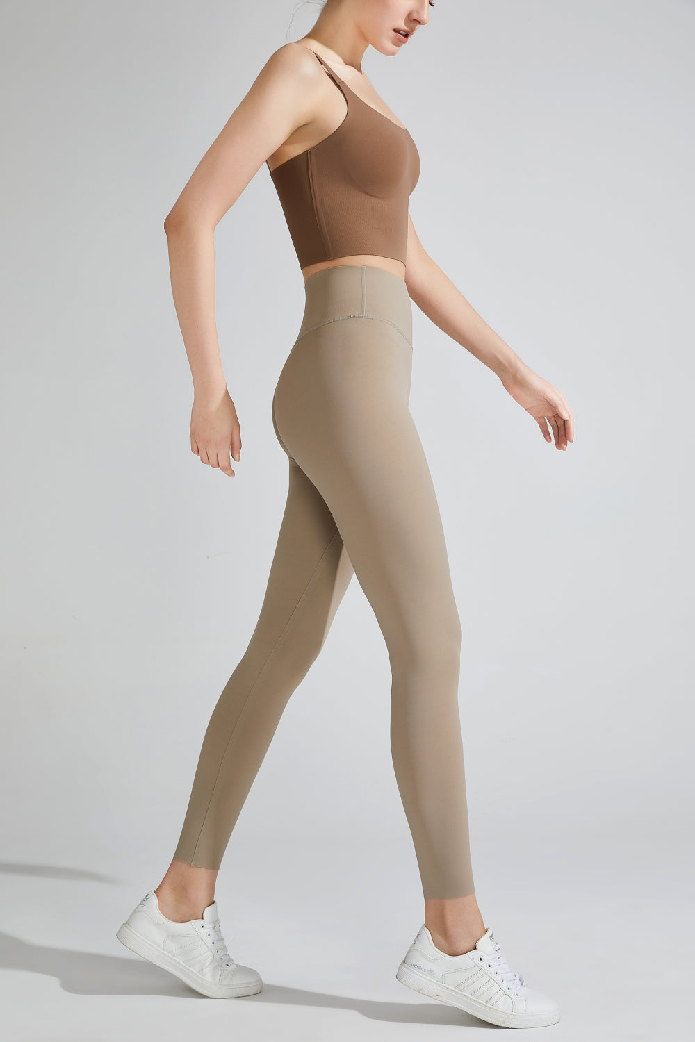 SEAMLESS Mid-Waisted Ultra Soft Active Leggings With Pockets